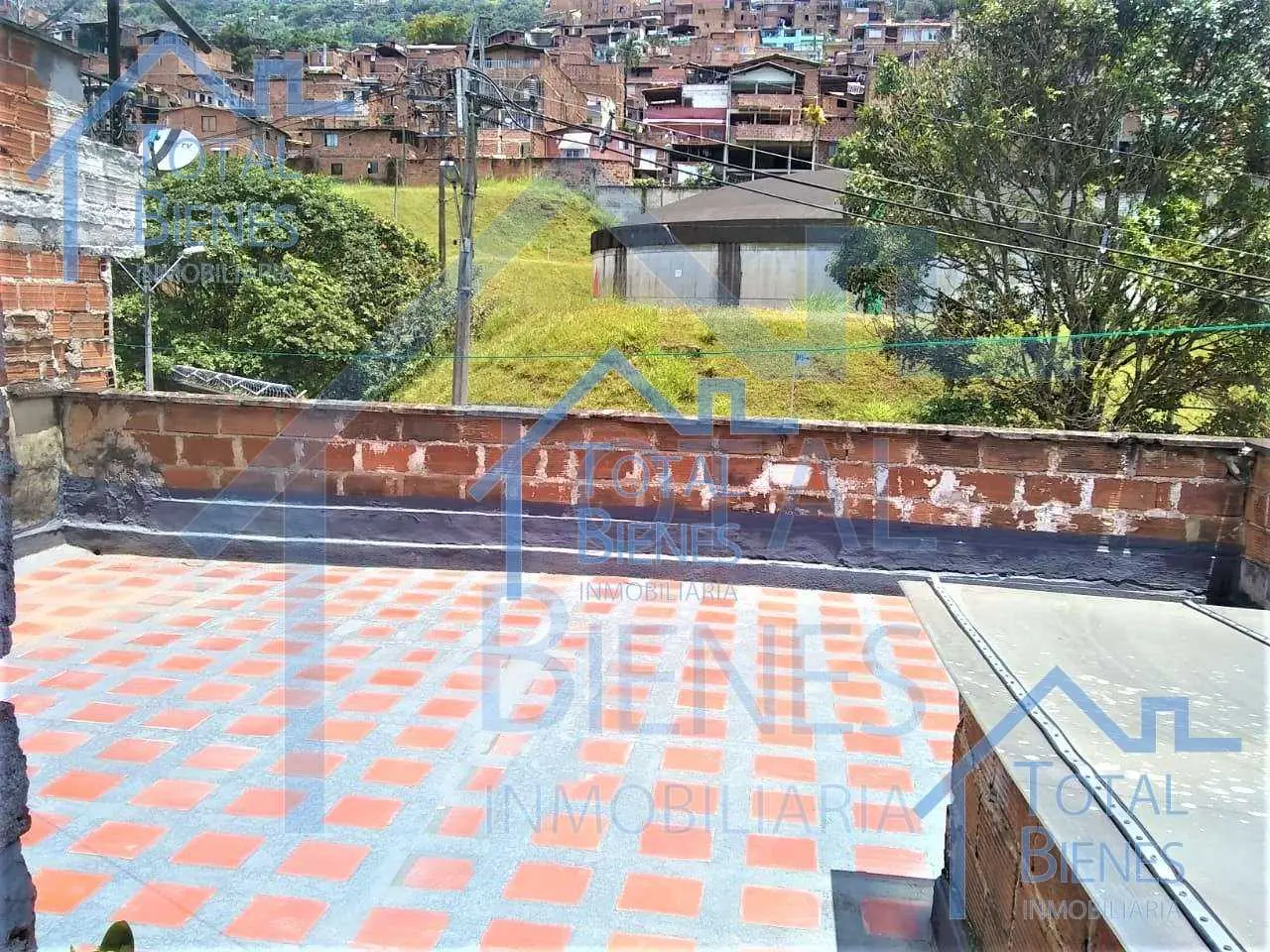 Foto 3 de 19 — Casa en Manrique las Esmeraldas, Medellín