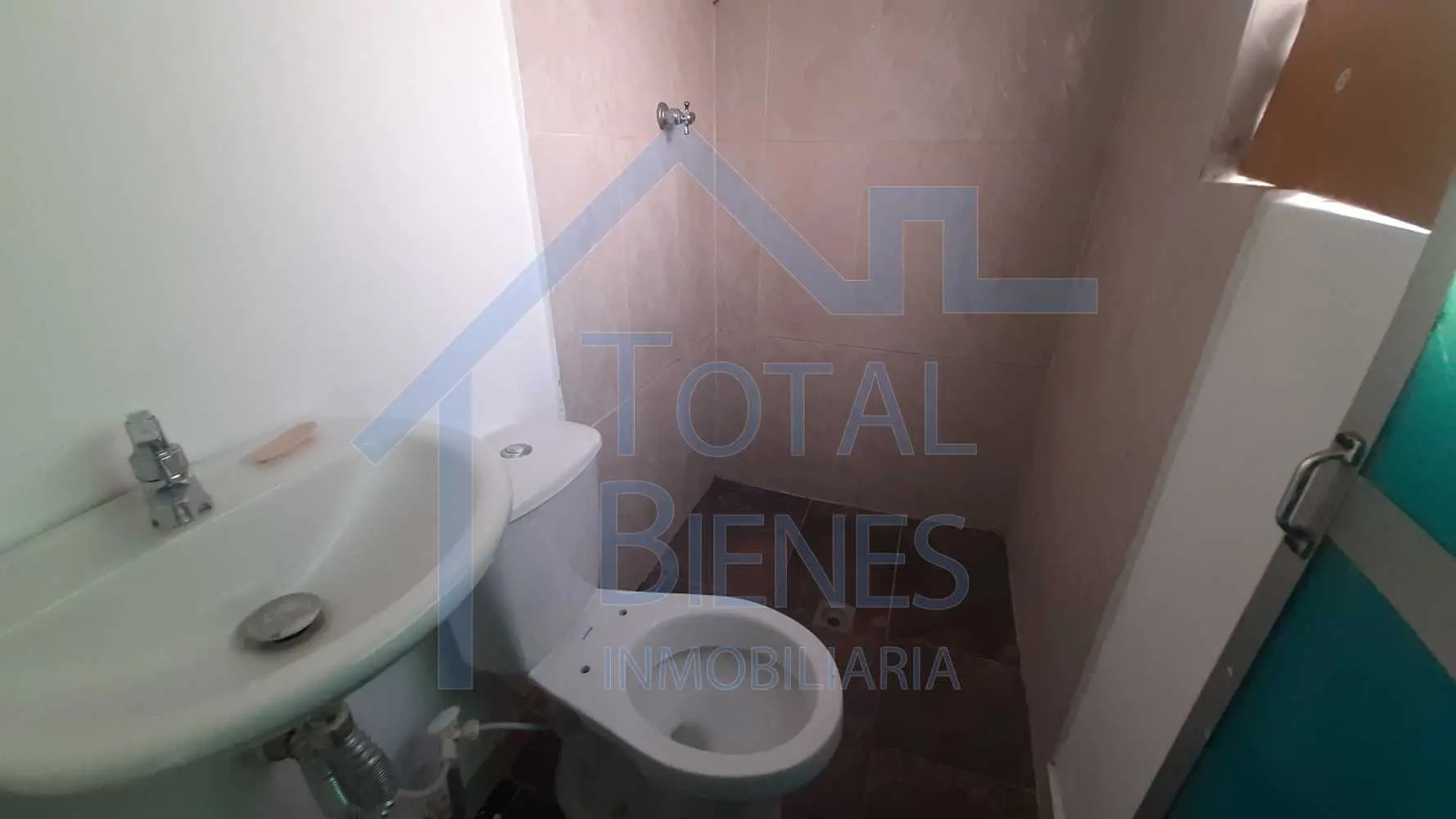 Foto 14 de 19 — Casa en Manrique las Esmeraldas, Medellín