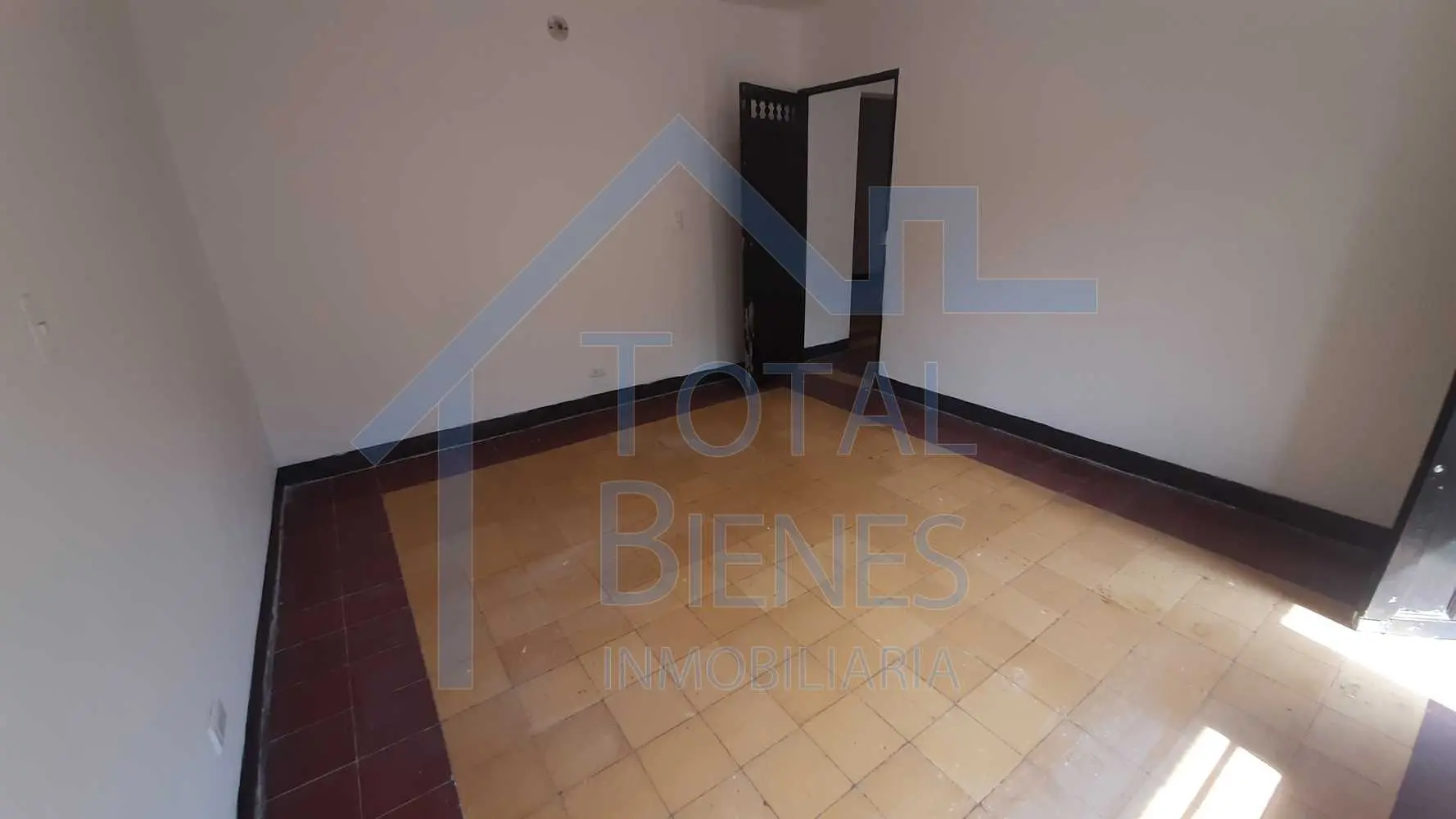 Foto 7 de 19 — Casa en Manrique las Esmeraldas, Medellín