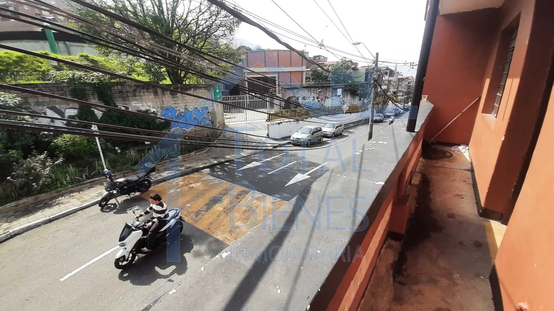 Foto 13 de 19 — Casa en Manrique las Esmeraldas, Medellín