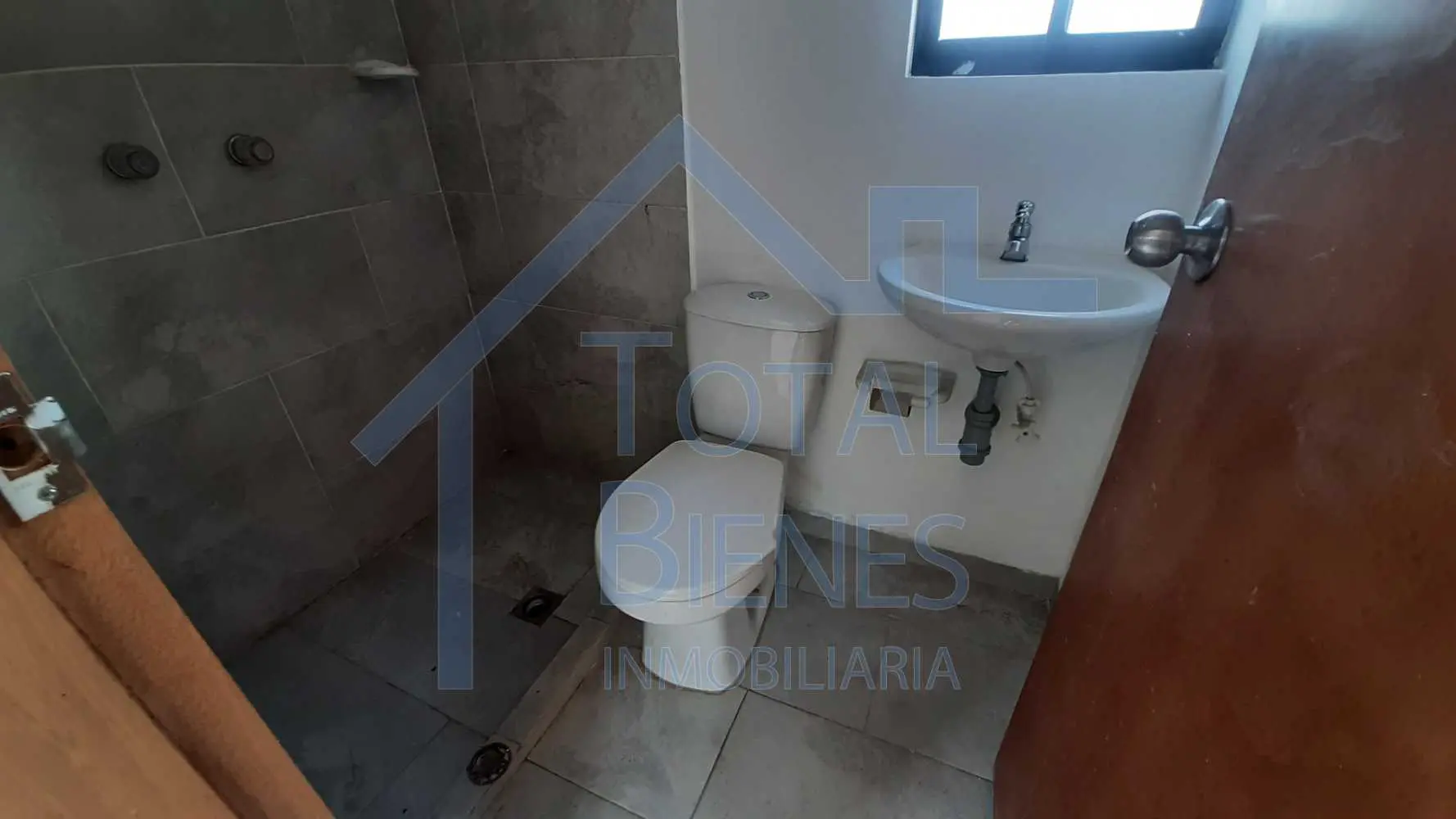 Foto 15 de 19 — Casa en Manrique las Esmeraldas, Medellín