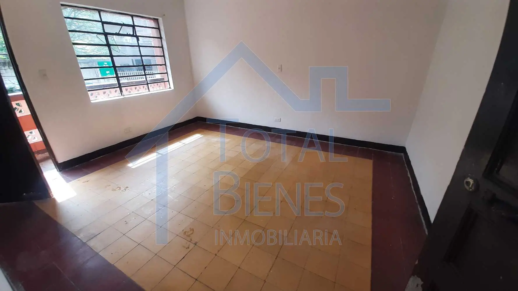 Foto 5 de 19 — Casa en Manrique las Esmeraldas, Medellín