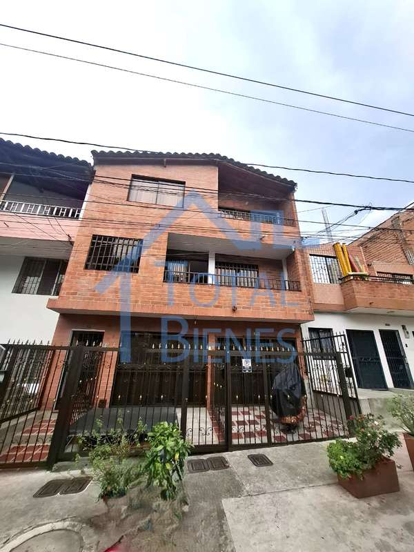 Foto 2 de 23 — Apartamento en Miravalle, Medellín