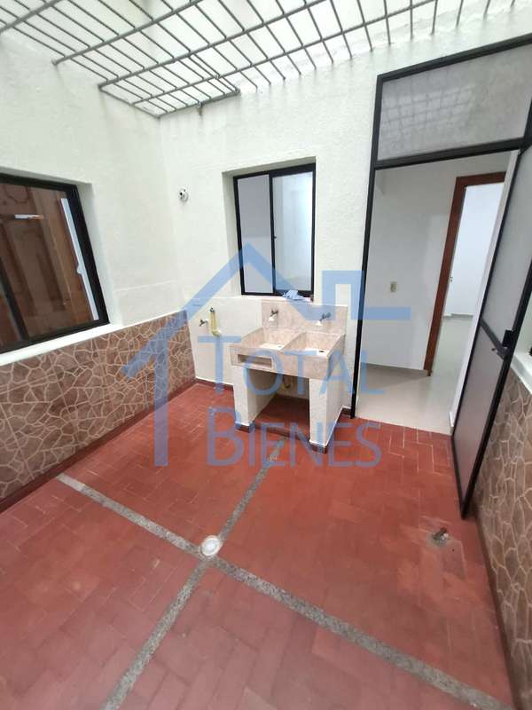 Foto 10 de 23 — Apartamento en Miravalle, Medellín