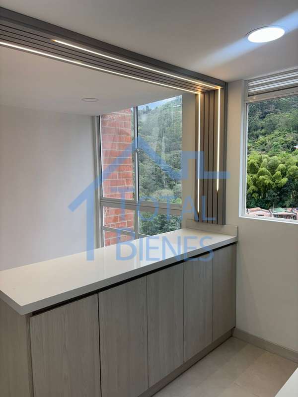 Foto 4 de 15 — Apartamento en Maria Auxiliadora, Sabaneta