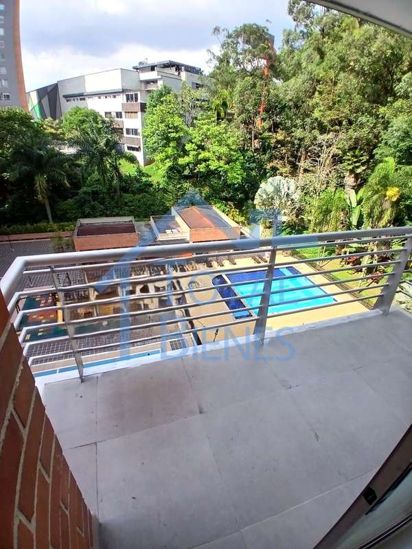 Foto 3 de 27 — Apartamento en Poblado Castropol, Medellín