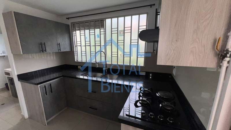 Foto 2 de 28 — Casa en Los Benedictinos, Envigado