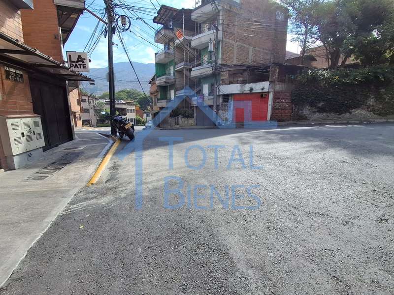 Foto 3 de 17 — Apartamento en Buenos Aires, Medellín
