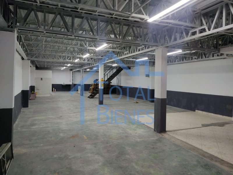 Foto 2 de 8 — Bodega en Cristo Rey, Medellín