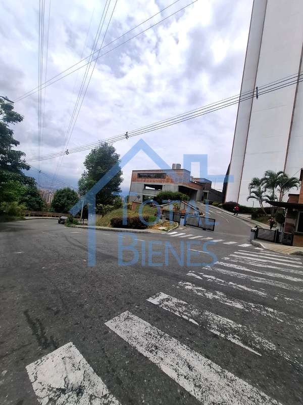 Foto 3 de 29 — Casa en Calasanz, Medellín