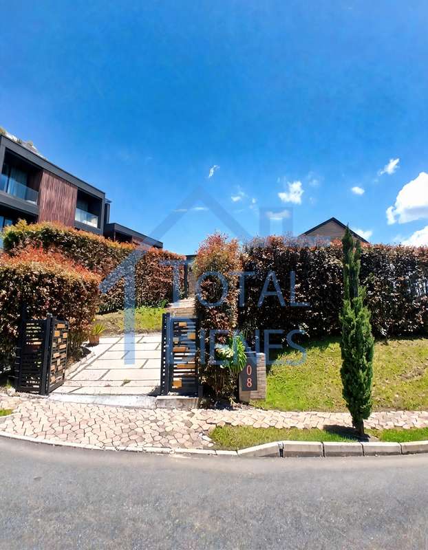 Foto 1 de 25 — Casa en Alto de Palmas, Envigado
