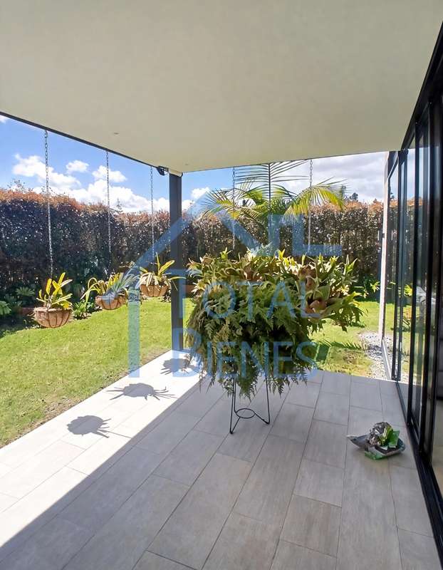 Foto 5 de 25 — Casa en Alto de Palmas, Envigado