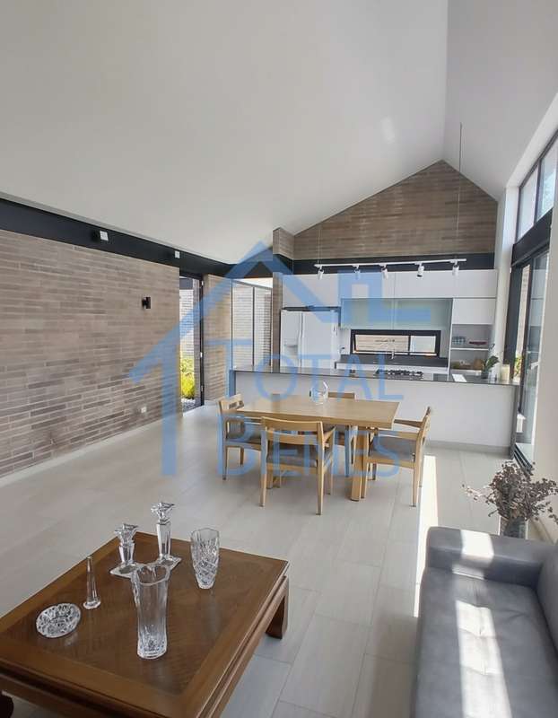 Foto 10 de 25 — Casa en Alto de Palmas, Envigado