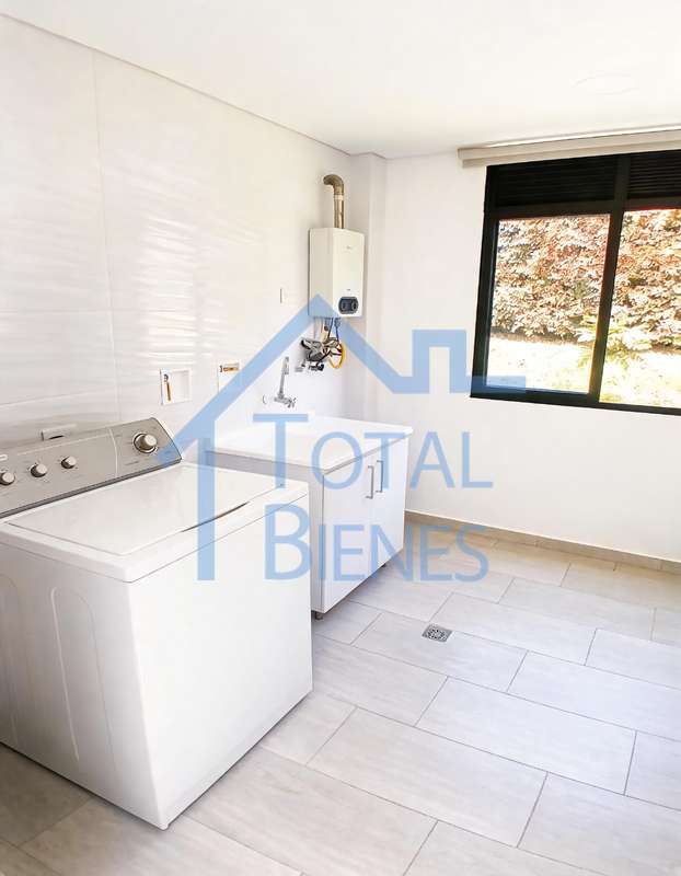 Foto 15 de 25 — Casa en Alto de Palmas, Envigado