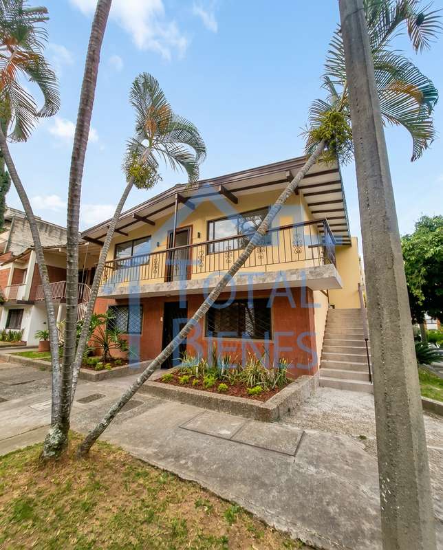 Foto 2 de 24 — Casa en Belen Miravalle, Medellín