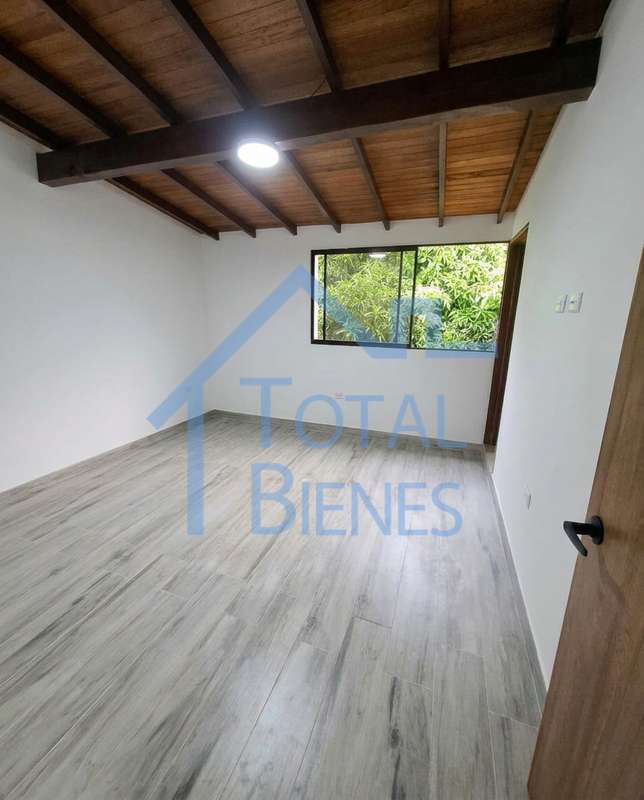 Foto 15 de 24 — Casa en Belen Miravalle, Medellín