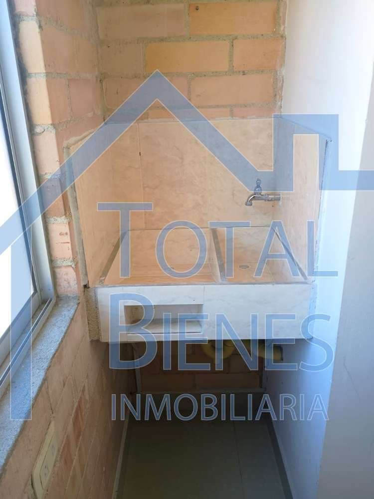 Foto 17 de 22 — Apartaestudio en Poblado Loma de los Parra, Medellín